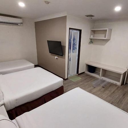 Angsoka Hotel Teluk Intan Esterno foto