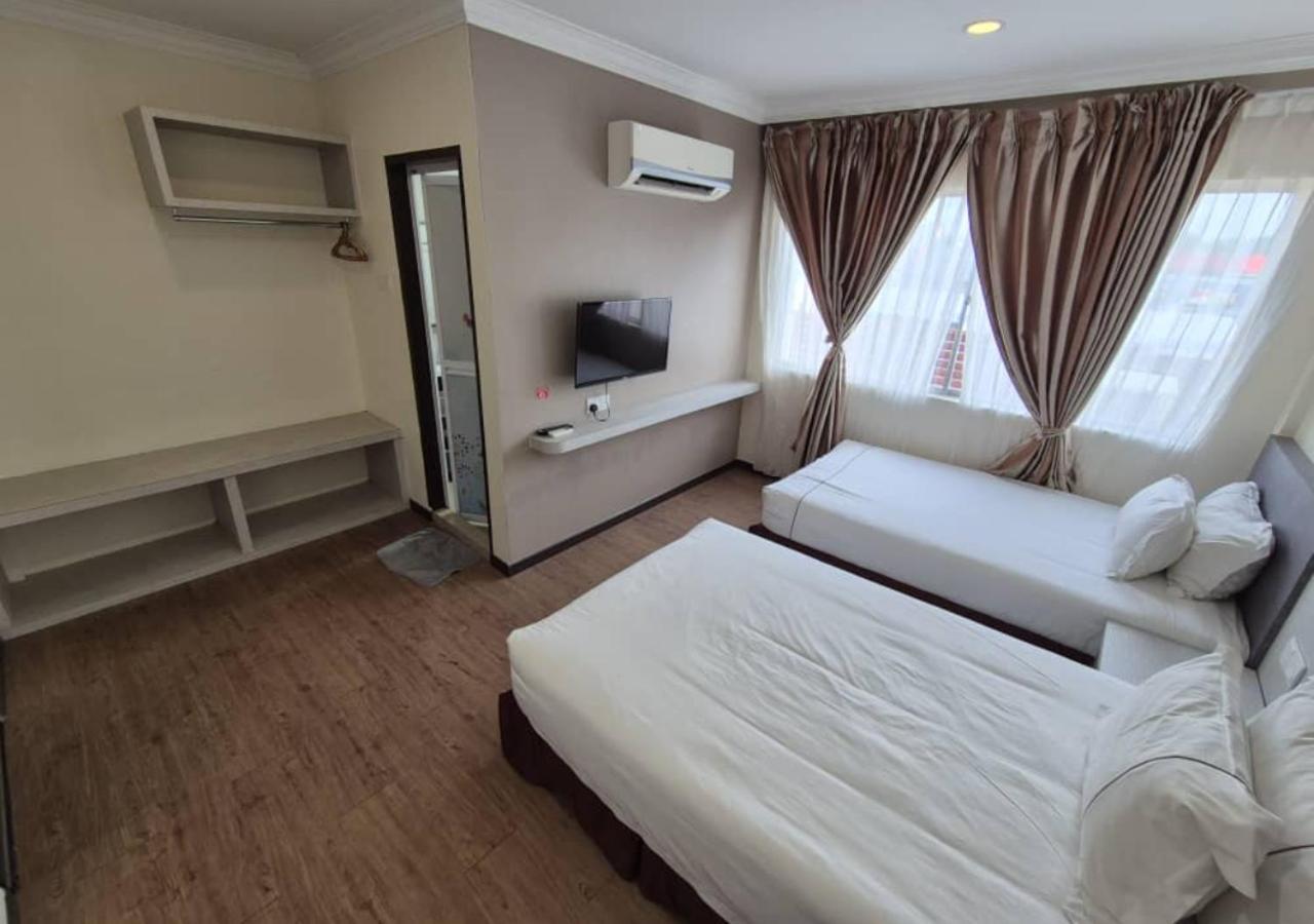 Angsoka Hotel Teluk Intan Esterno foto