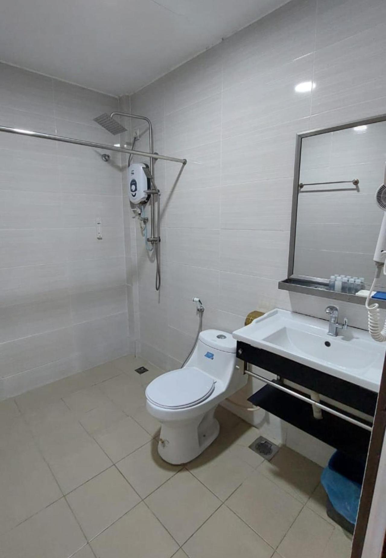 Angsoka Hotel Teluk Intan Esterno foto