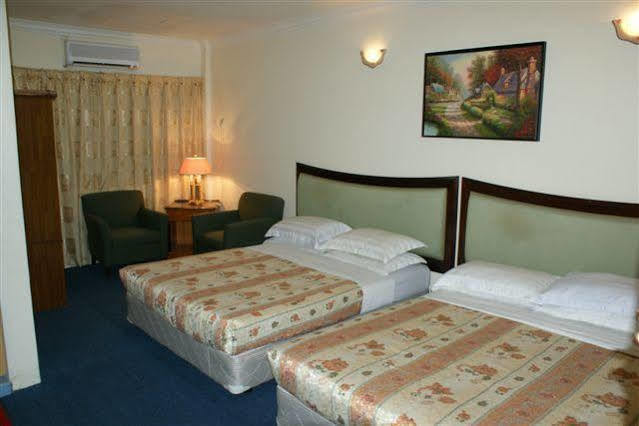 Angsoka Hotel Teluk Intan Esterno foto