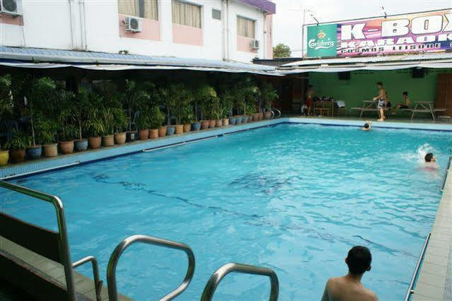 Angsoka Hotel Teluk Intan Esterno foto
