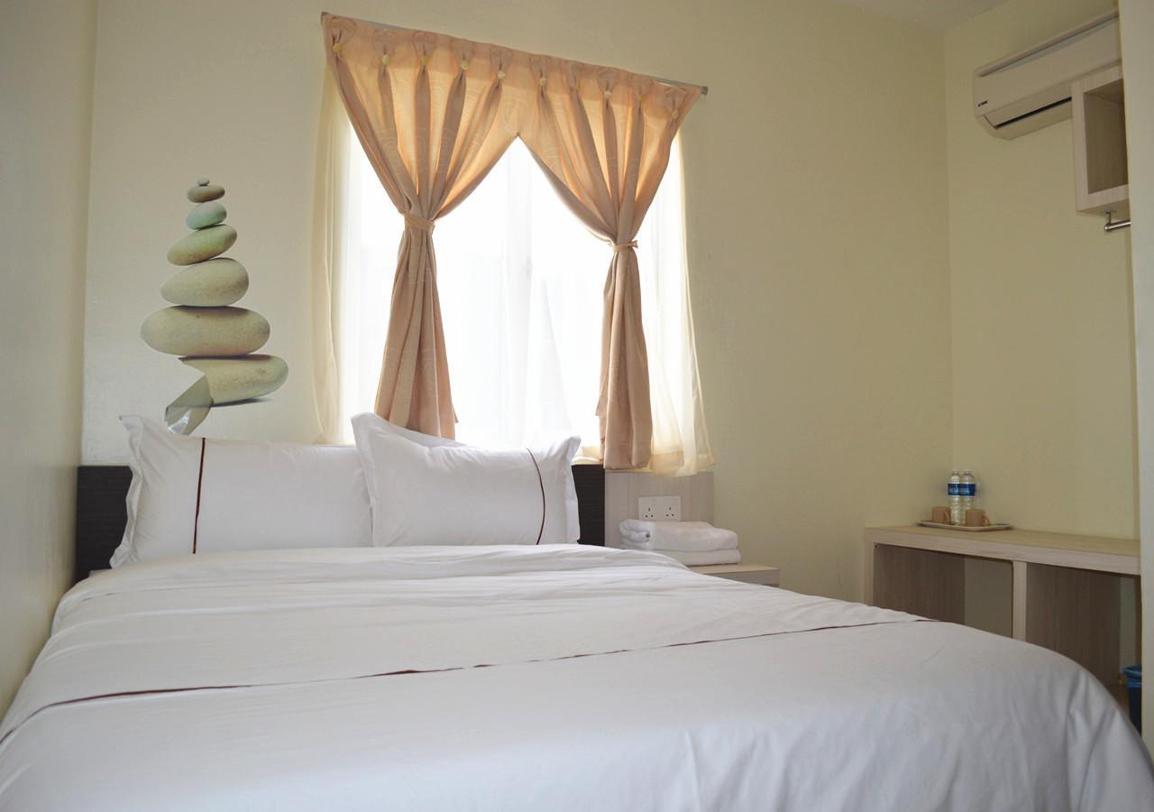 Angsoka Hotel Teluk Intan Esterno foto