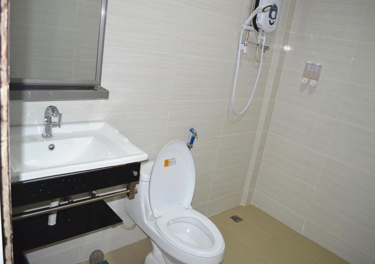 Angsoka Hotel Teluk Intan Esterno foto