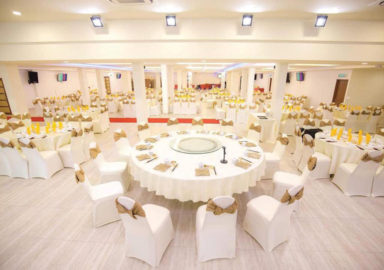 Angsoka Hotel Teluk Intan Esterno foto