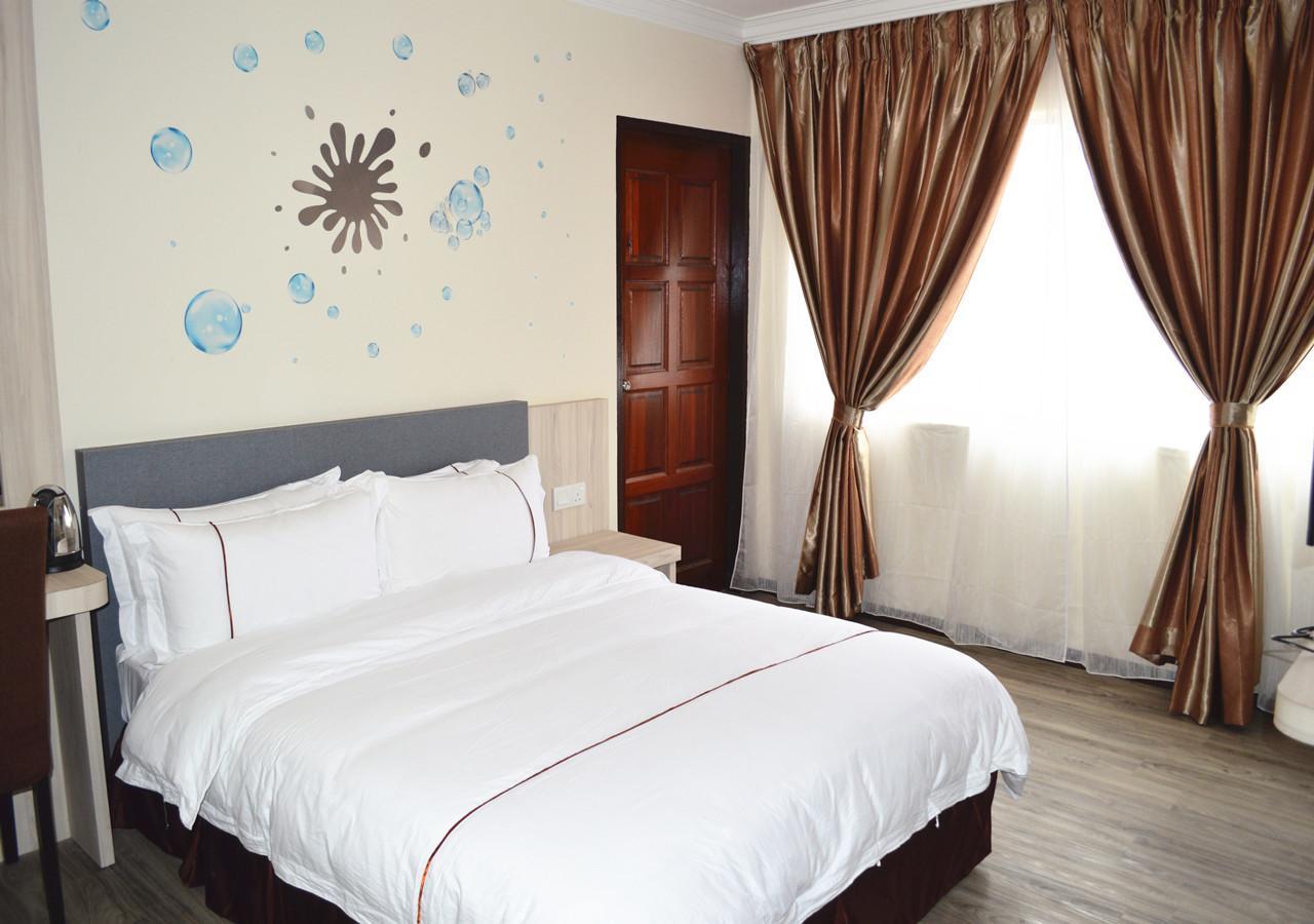 Angsoka Hotel Teluk Intan Esterno foto