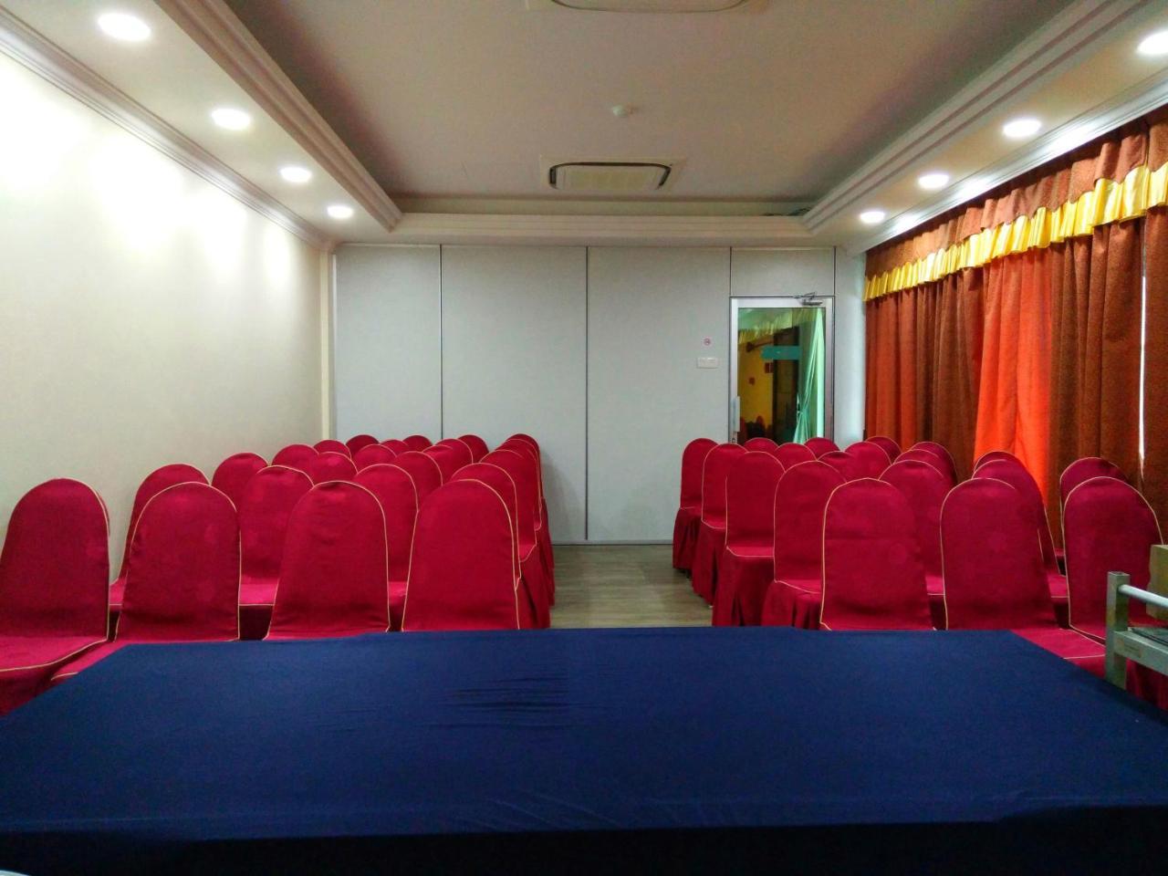 Angsoka Hotel Teluk Intan Esterno foto