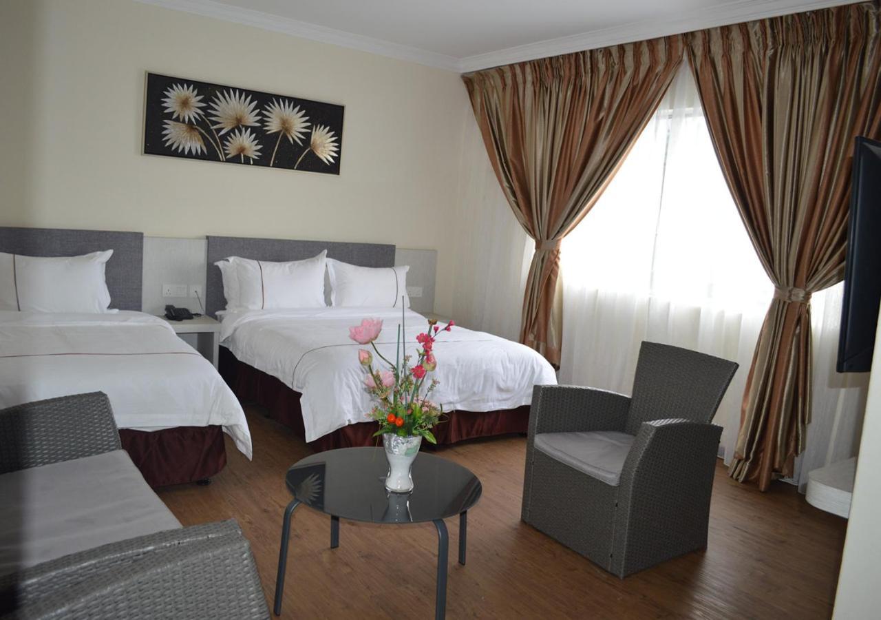Angsoka Hotel Teluk Intan Esterno foto